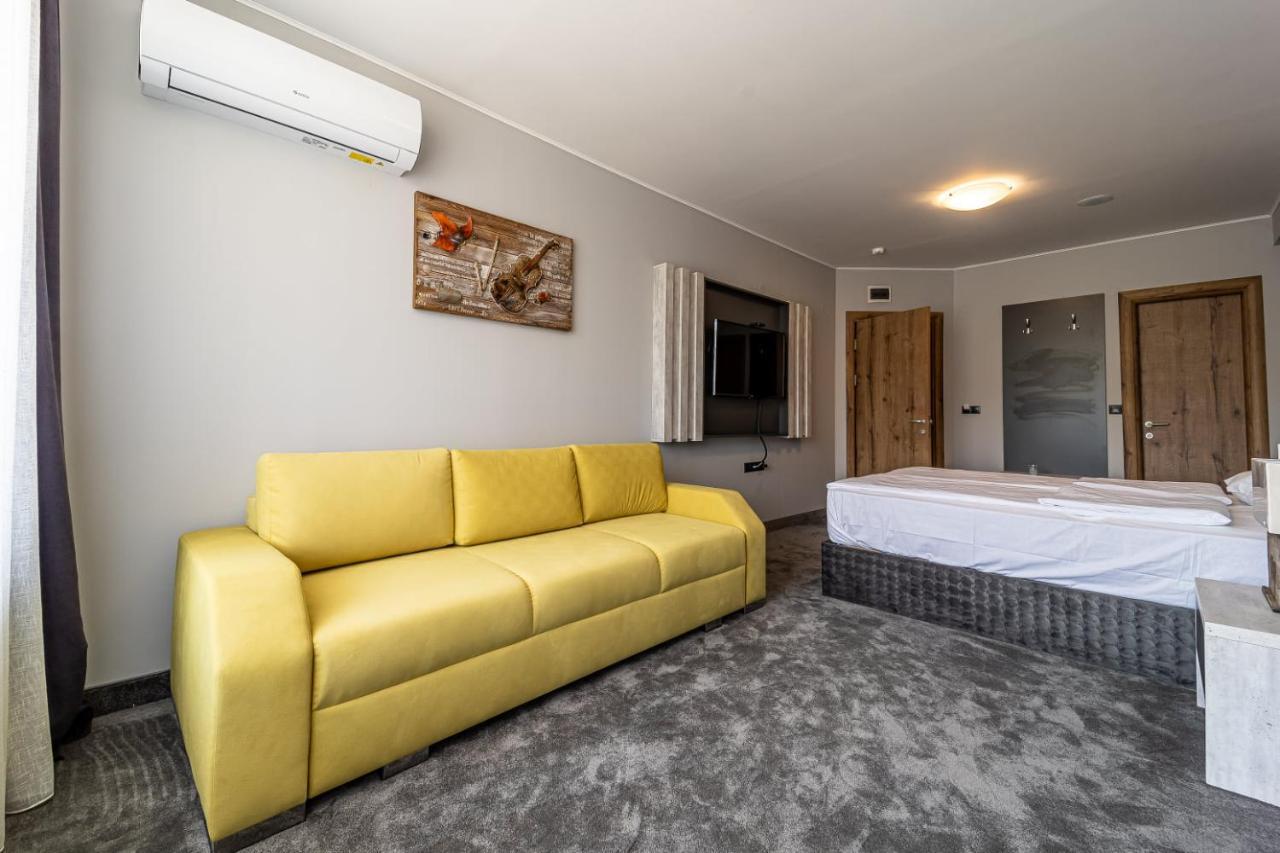 Hotel Caesar 2 Kŭrdzhali Exterior foto